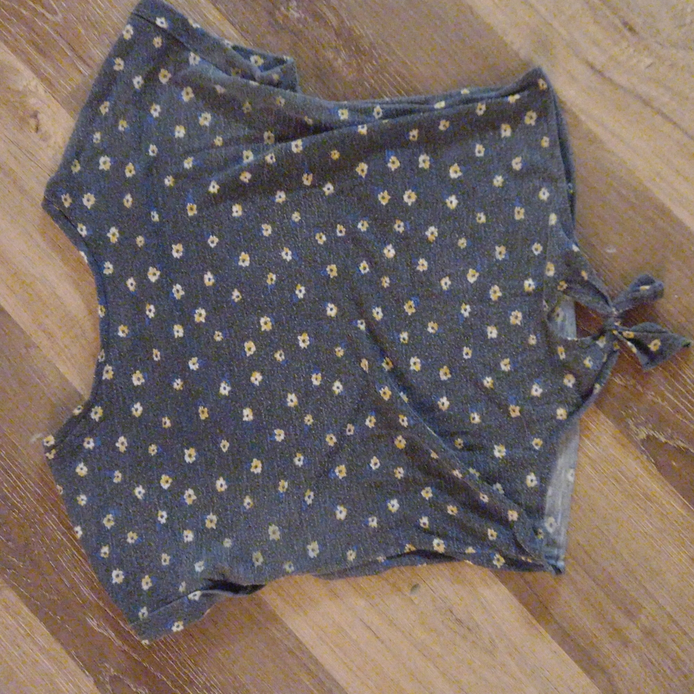 Blue crop top